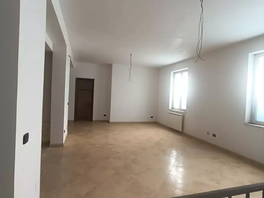 Immagine 7 di Locale commerciale in vendita  a Taurianova