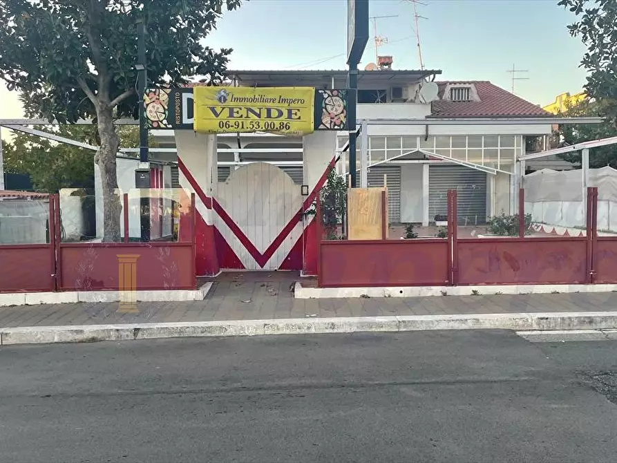 Immagine 1 di Locale commerciale in affitto  in Viale Danimarca 169 a Pomezia