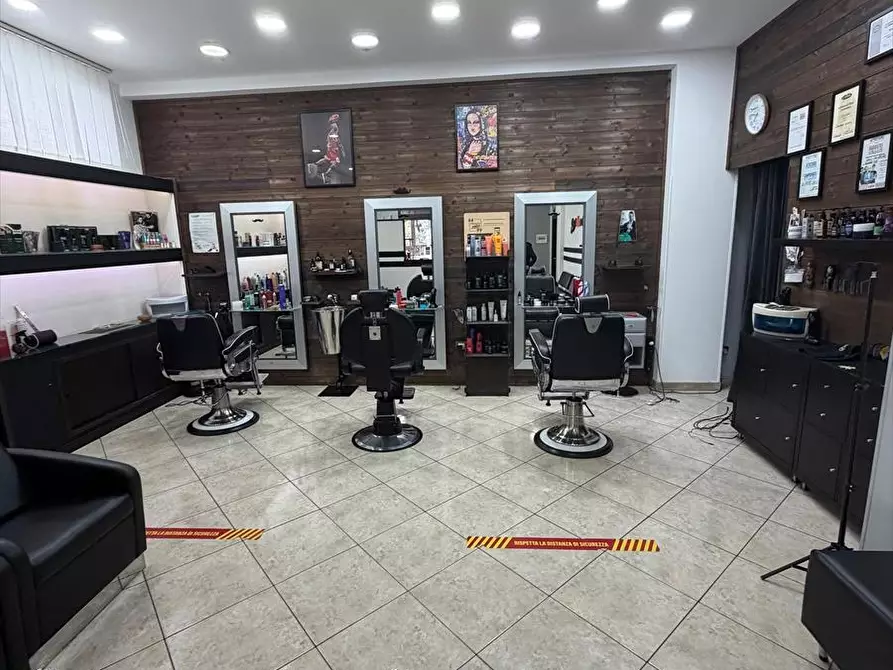 Immagine 2 di Locale commerciale in affitto  a Taurianova