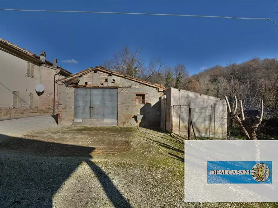 Immagine 3 di Casa indipendente in vendita  in camporotondo di fiastrone c.da colvenale n. 7  a Camporotondo Di Fiastrone