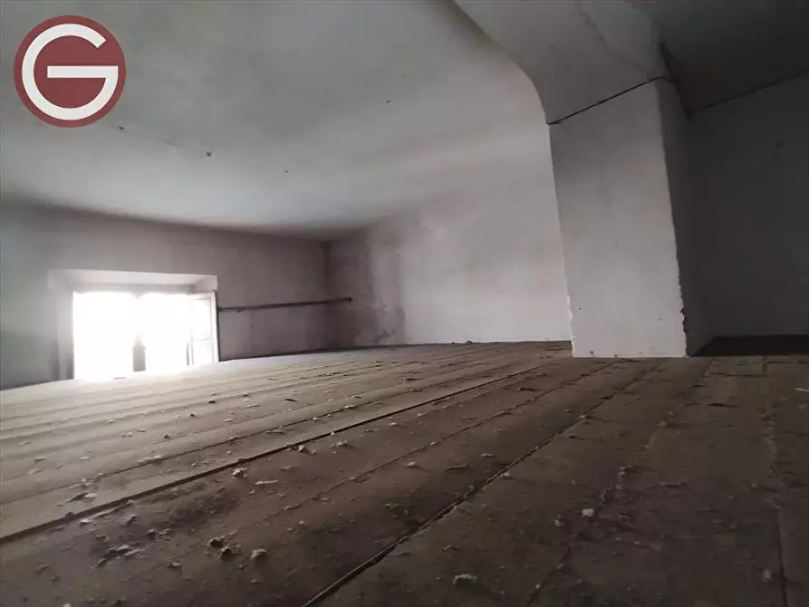 Immagine 8 di Locale commerciale in vendita  a Taurianova