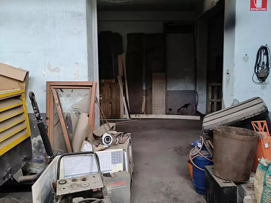 Immagine 9 di Deposito in vendita  a Taurianova