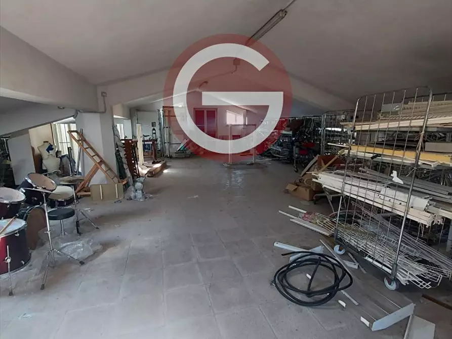 Immagine 25 di Locale commerciale in vendita  a Cittanova