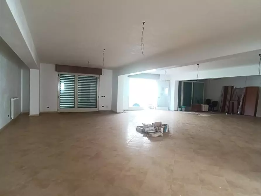 Immagine 5 di Locale commerciale in vendita  a Taurianova