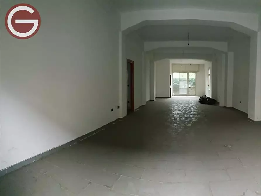 Immagine 5 di Locale commerciale in vendita  a Taurianova