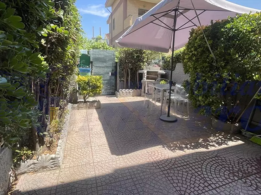 Immagine 6 di Villetta a schiera in vendita  in Viale Danimarca 145 a Pomezia