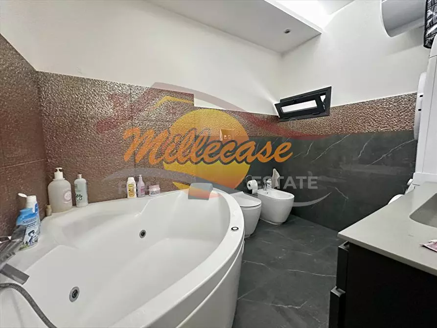 Immagine 18 di Appartamento in vendita  in piazza santa lucia a Siracusa