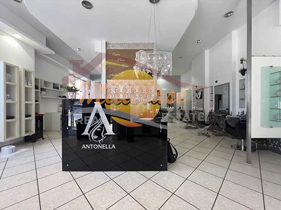 Immagine 3 di Locale commerciale in vendita  in viale tica a Siracusa