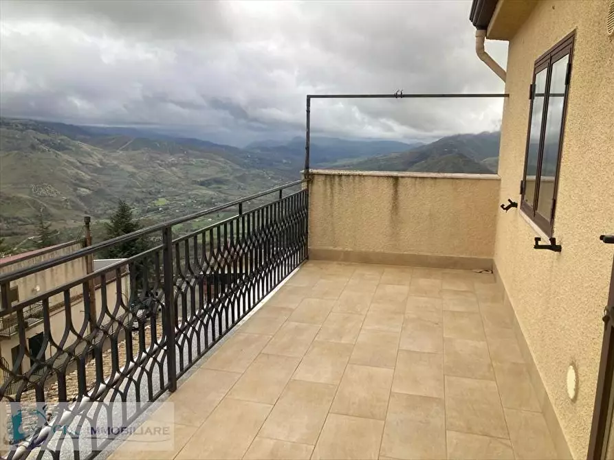 Immagine 3 di Casa indipendente in vendita  in Via Pagliarelli  a Prizzi
