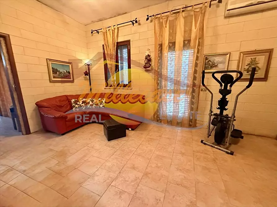 Immagine 12 di Villa in vendita  in viale Garrone a Siracusa