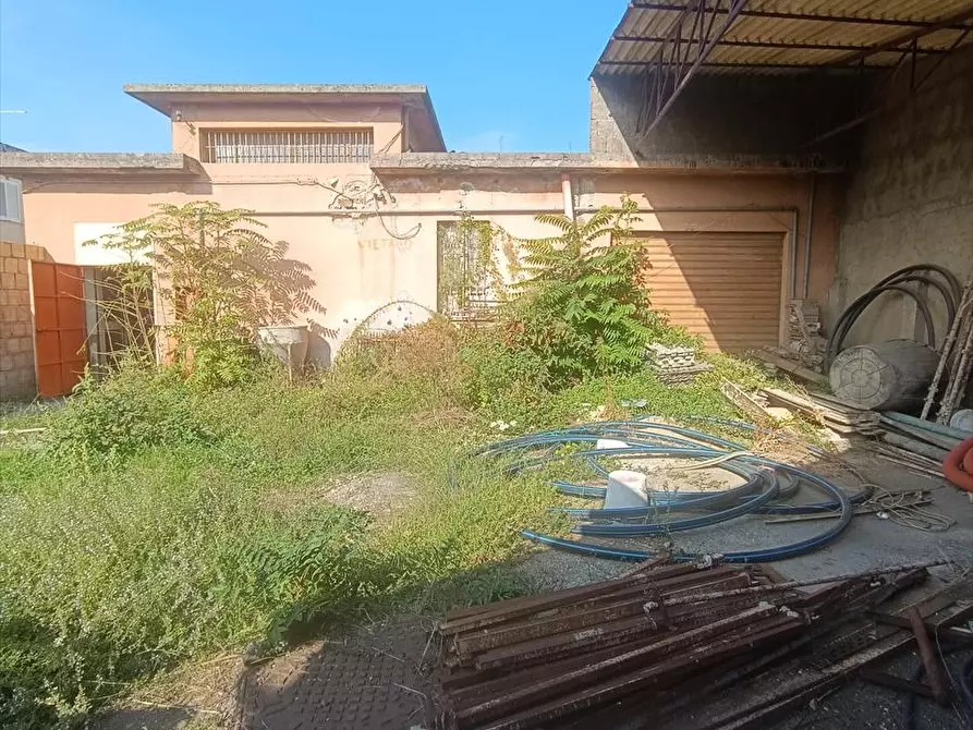 Immagine 10 di Deposito in vendita  a Taurianova