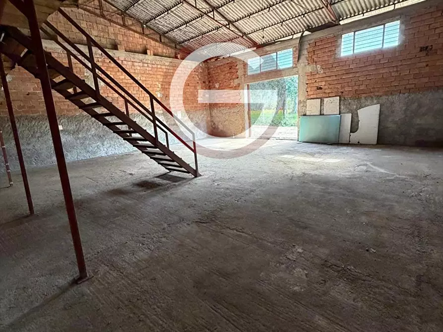 Immagine 3 di Capannone industriale in affitto  a Taurianova