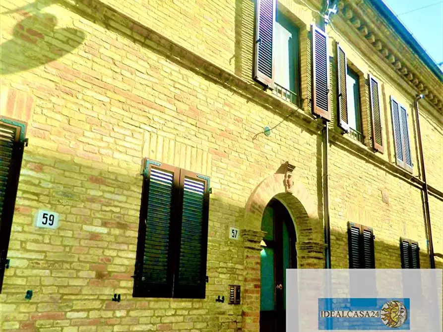 Immagine 1 di Appartamento in vendita  in Loro Piceno Via Regina Margherita n. 57 a Loro Piceno