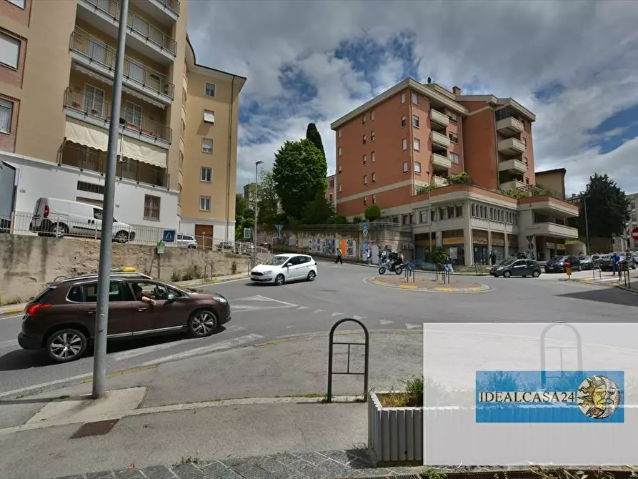 Immagine 8 di Locale residenziale in vendita  in macerata via Goffredo mameli 39 a Macerata