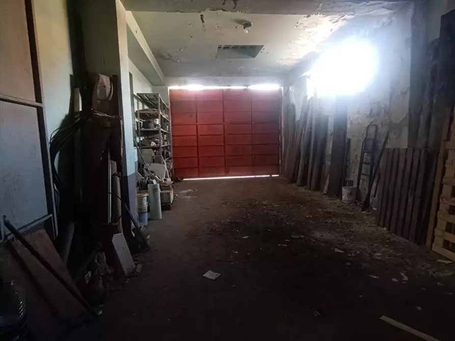 Immagine 7 di Deposito in vendita  a Taurianova