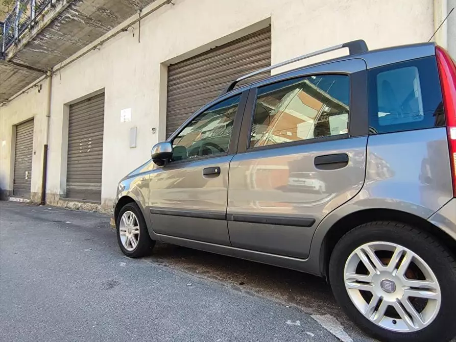 Immagine 8 di Locale commerciale   a Taurianova