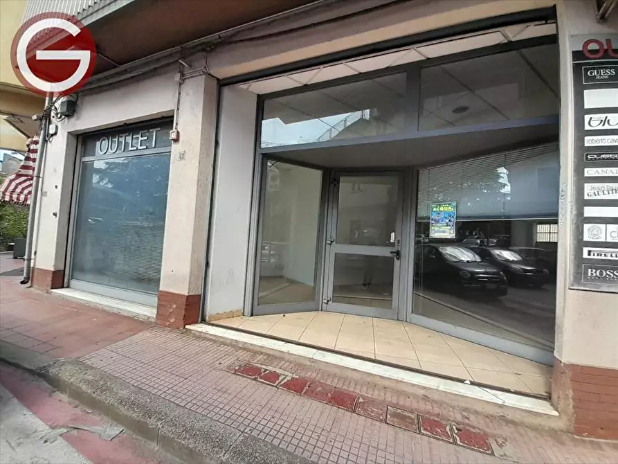 Immagine 1 di Locale commerciale in affitto  a Polistena