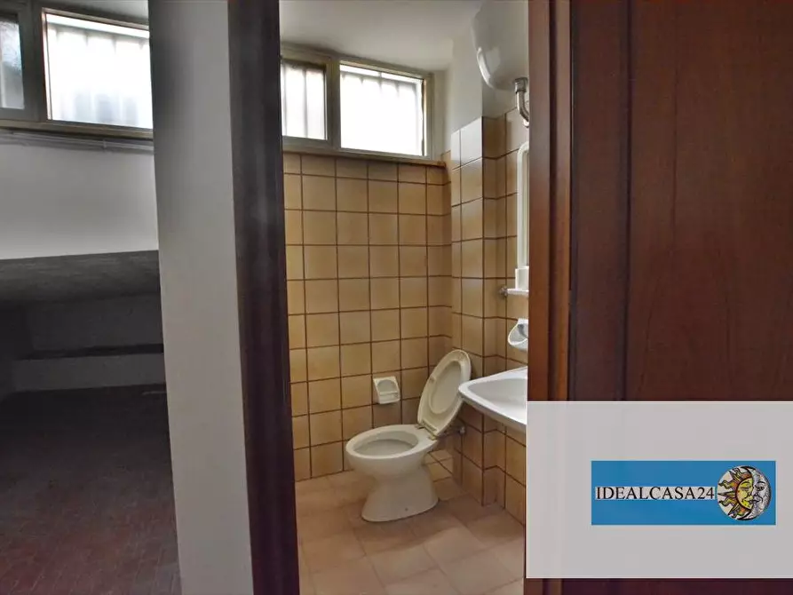 Immagine 27 di Locale residenziale in vendita  in macerata via Goffredo mameli 39 a Macerata