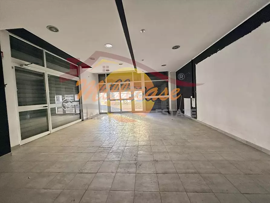 Immagine 10 di Locale commerciale in vendita  in VIALE ZECCHINO a Siracusa
