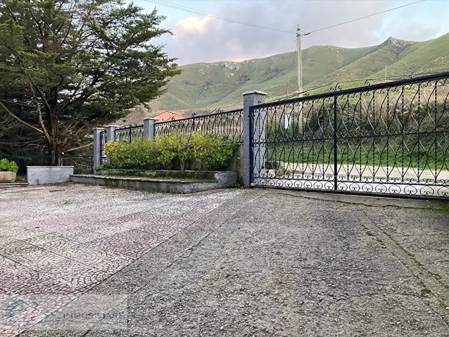 Immagine 3 di Rustico / casale in vendita  in contrada zachia ss 118 a Prizzi