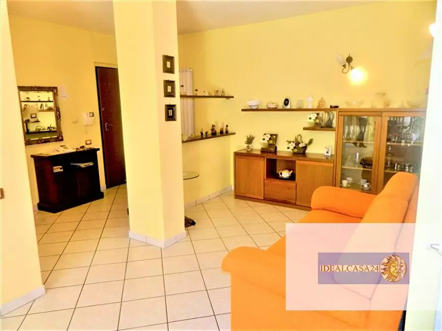 Immagine 5 di Appartamento in vendita  in Loro Piceno Via Regina Margherita n. 57 a Loro Piceno
