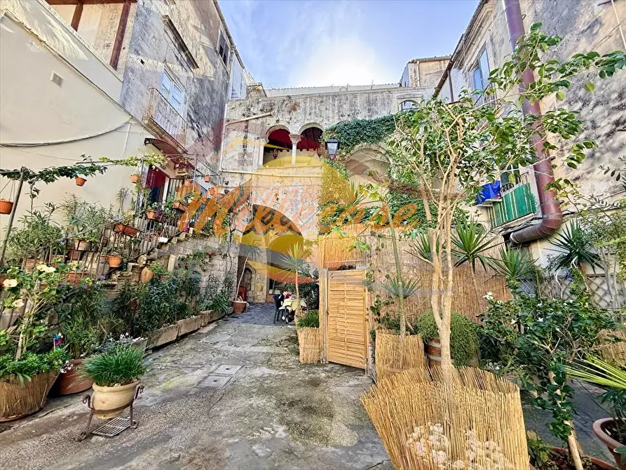 Immagine 1 di Appartamento in vendita  in VIA VINCENZO MIRABELLA a Siracusa