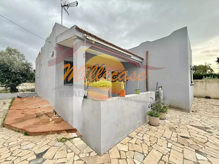 Immagine 4 di Villa in vendita  in via della donzella a Siracusa