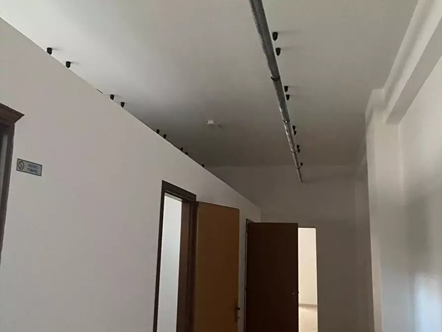 Immagine 9 di Ufficio in affitto  in via cesaro' a Erice