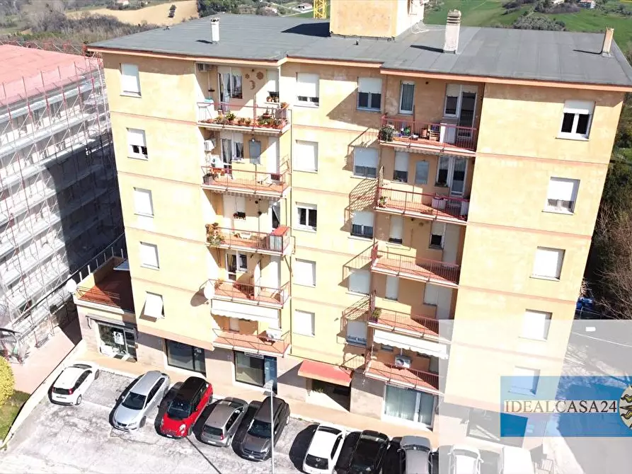 Immagine 1 di Appartamento in vendita  in Macerata Via Dei Velini n. 139 a Macerata
