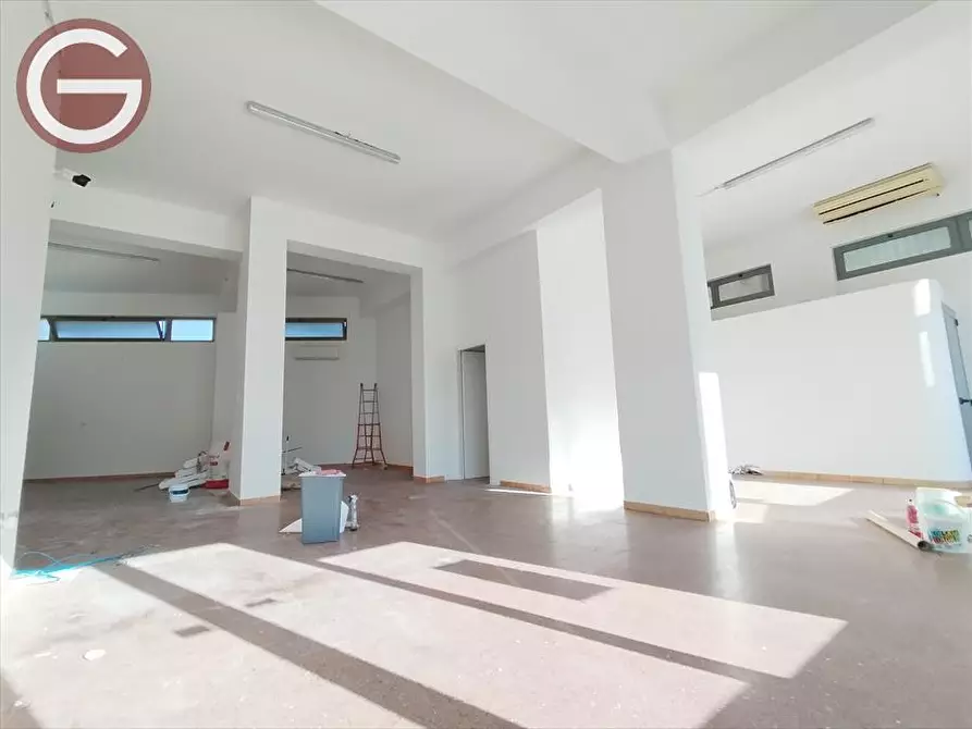 Immagine 6 di Locale commerciale in affitto  a Taurianova