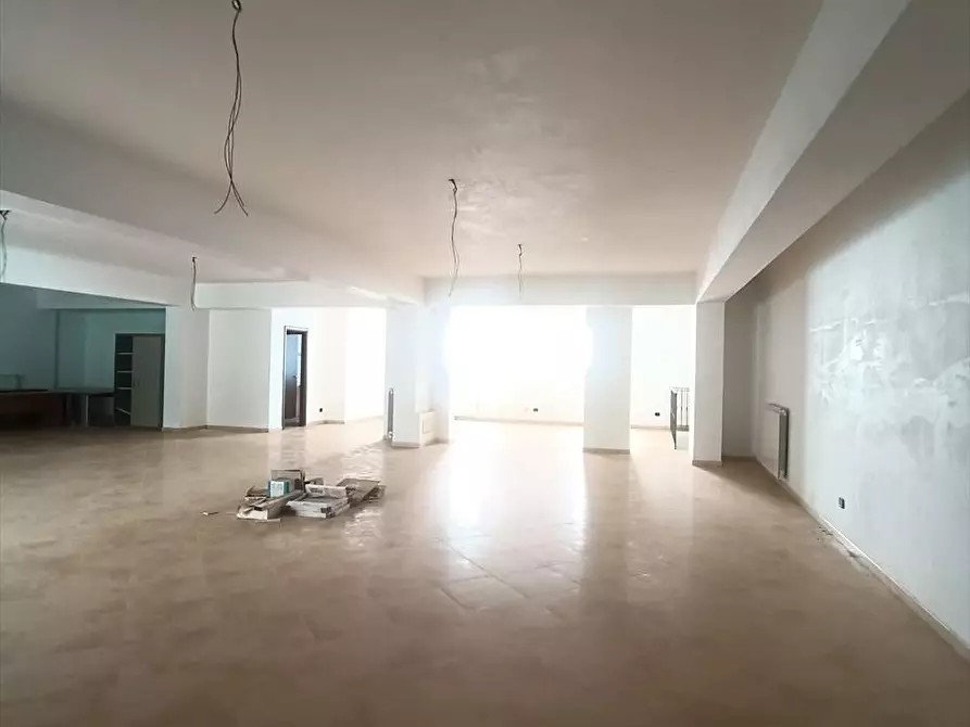 Immagine 2 di Locale commerciale in vendita  a Taurianova