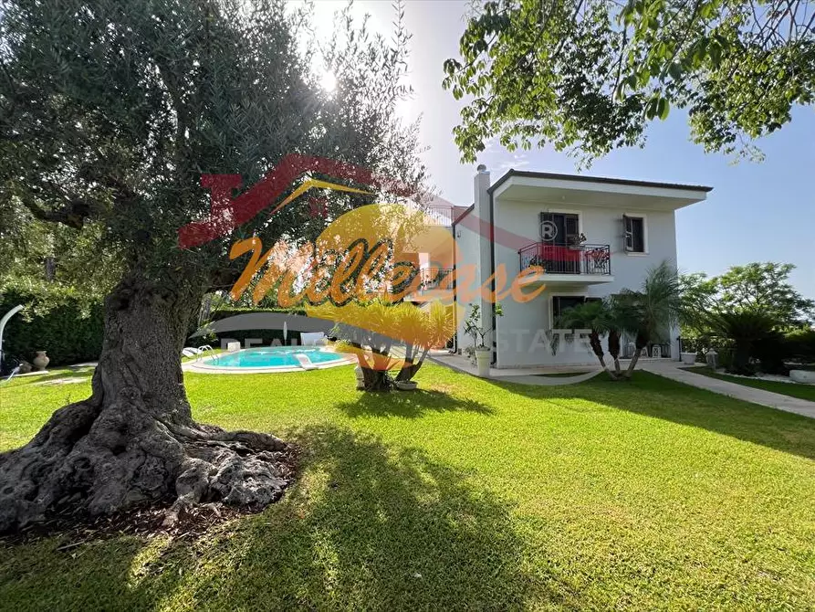 Immagine 2 di Villa in vendita  a Siracusa