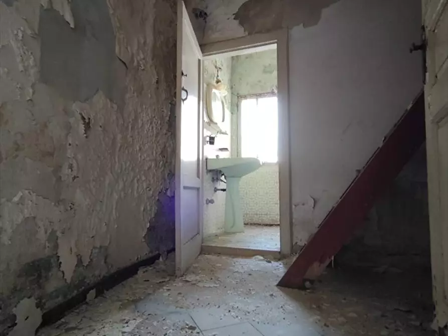 Immagine 13 di Casa indipendente in vendita  a Taurianova