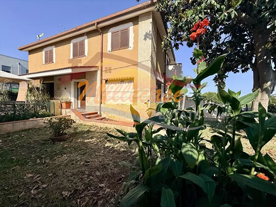 Immagine 25 di Villa in vendita  in via priamo a Siracusa