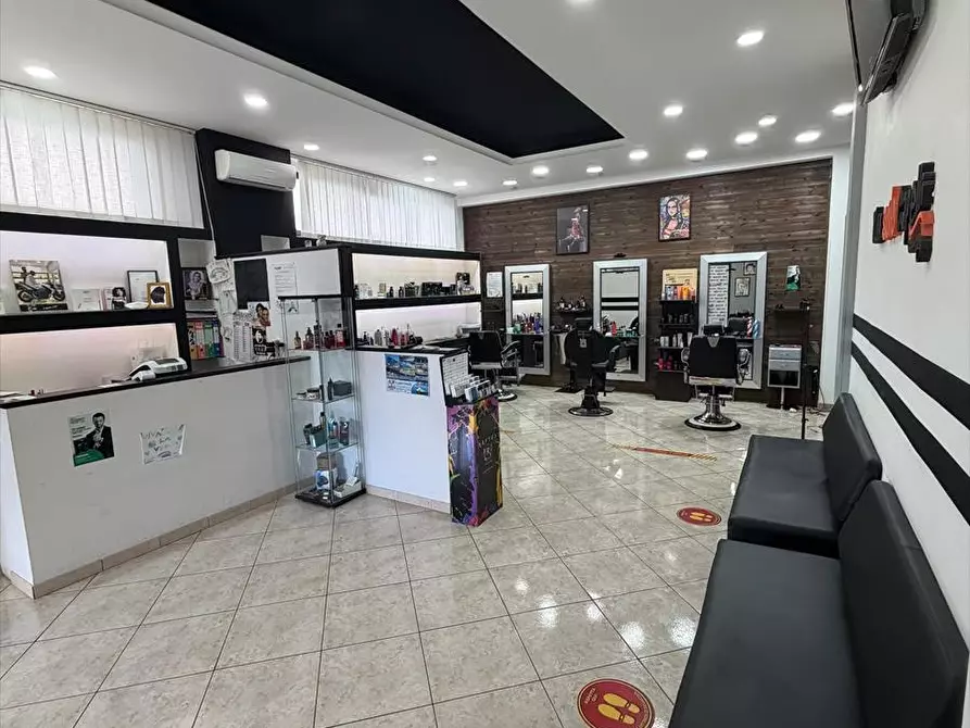 Immagine 10 di Locale commerciale in affitto  a Taurianova