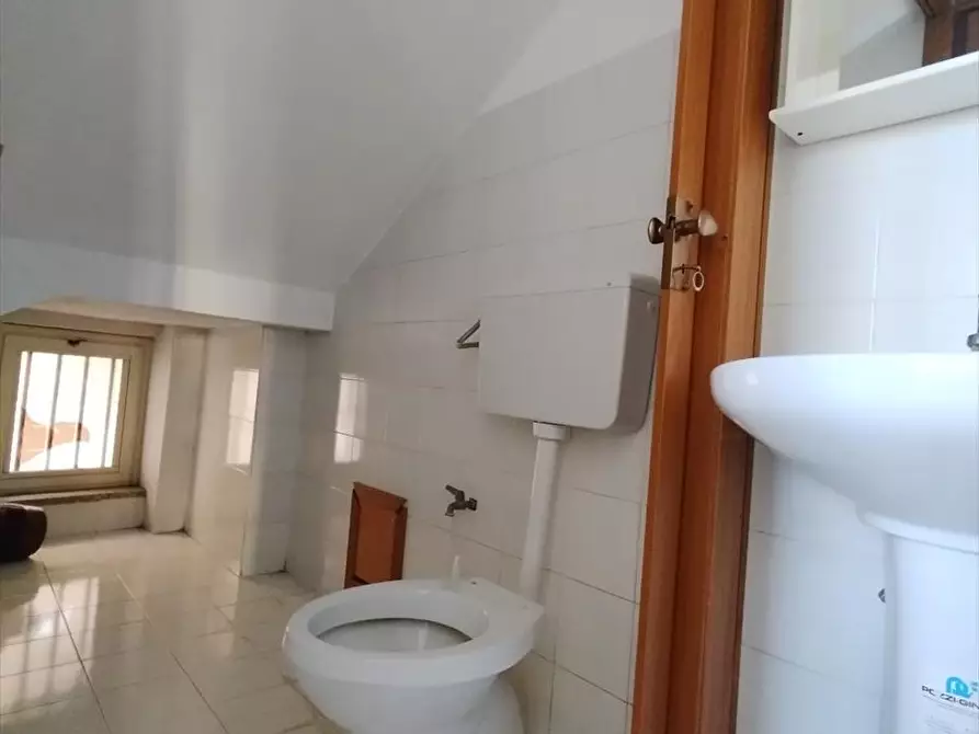 Immagine 7 di Locale commerciale in affitto  a Taurianova