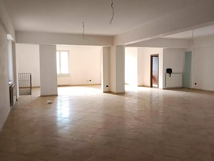 Immagine 2 di Locale commerciale in vendita  a Taurianova