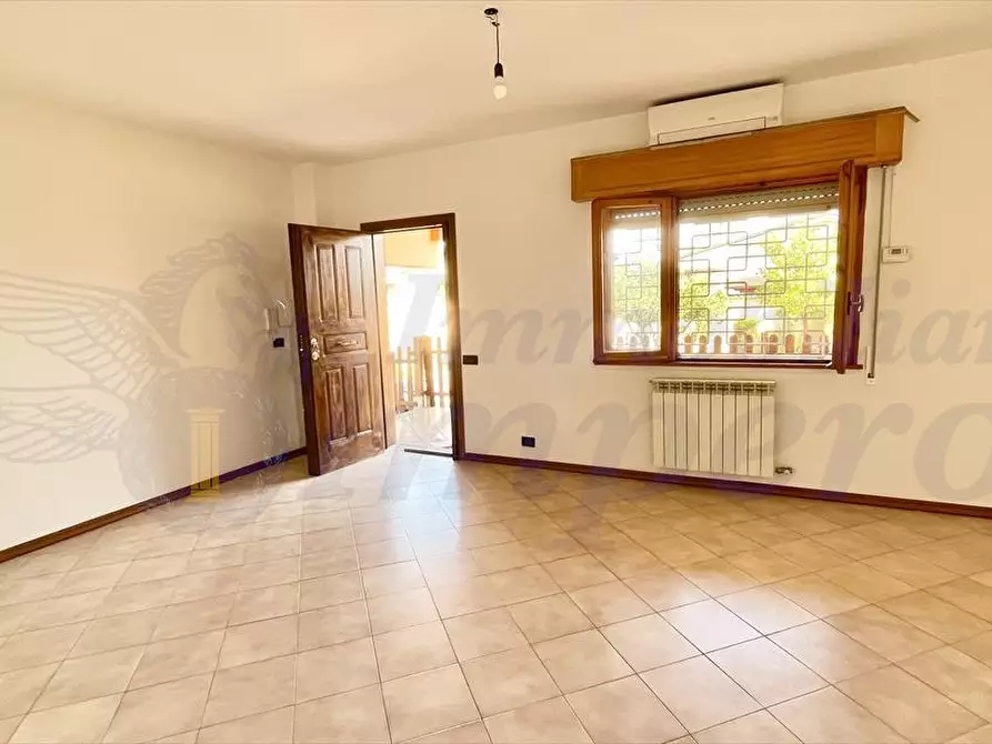 Immagine 7 di Villa in vendita  in Via Corleone n. 1 a Pomezia