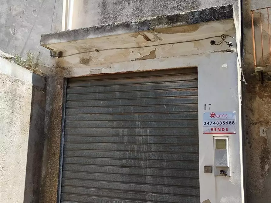 Immagine 1 di Garage in vendita  a Cittanova