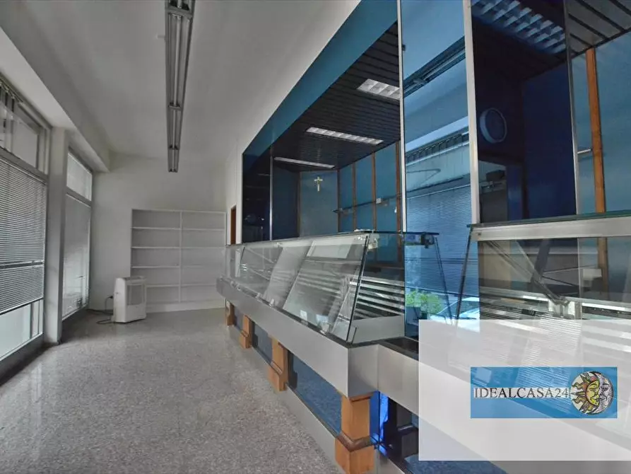 Immagine 10 di Locale residenziale in vendita  in macerata via Goffredo mameli 39 a Macerata