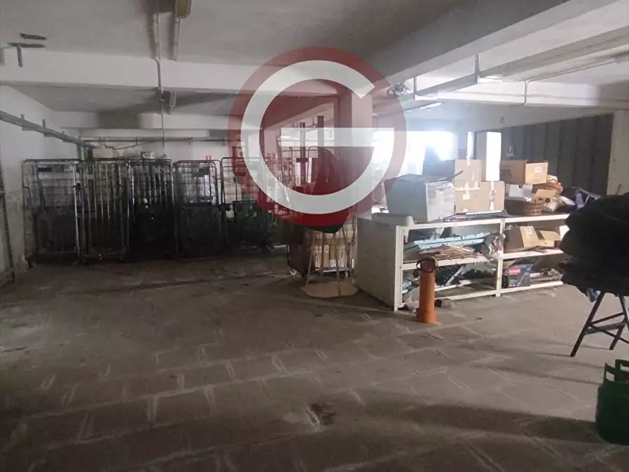 Immagine 27 di Locale commerciale in vendita  a Cittanova