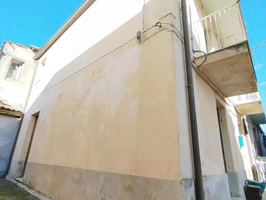 Immagine 2 di Casa indipendente in vendita  a Taurianova