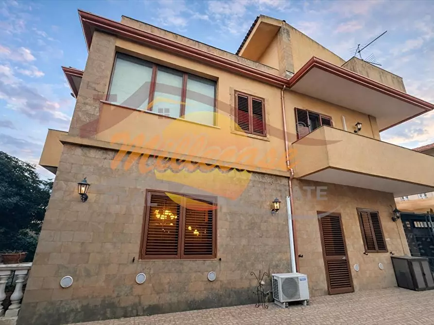 Immagine 1 di Villa in vendita  in viale Garrone a Siracusa