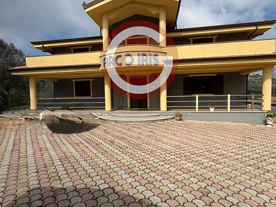 Immagine 16 di Locale commerciale in affitto  a Palmi