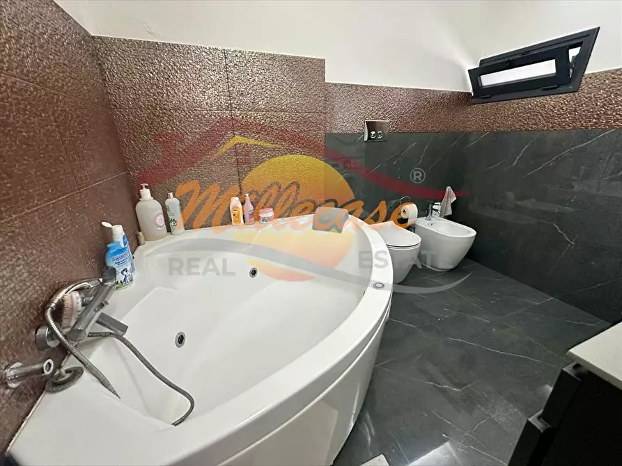 Immagine 2 di Appartamento in vendita  in piazza santa lucia a Siracusa