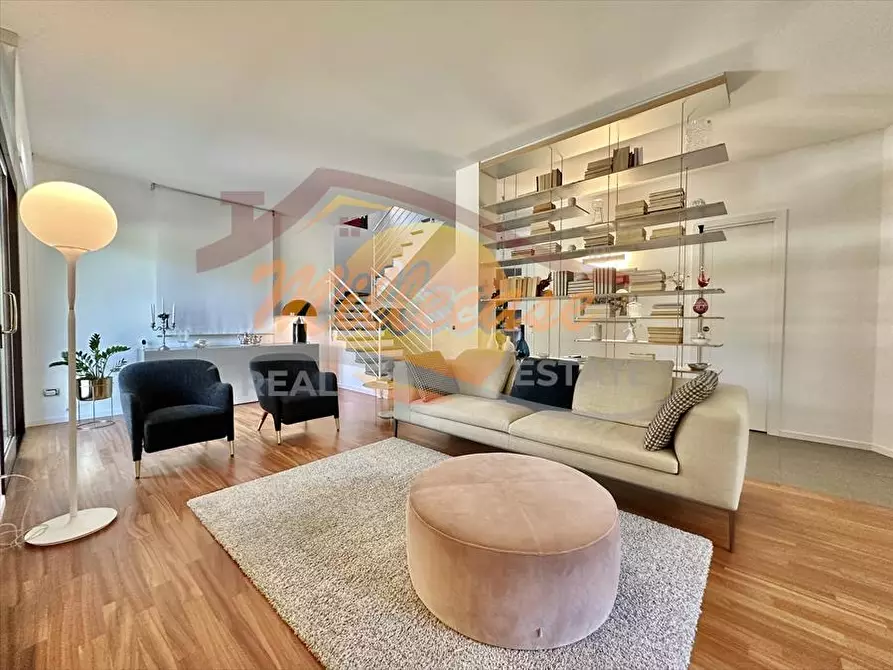 Immagine 18 di Villa in vendita  a Siracusa