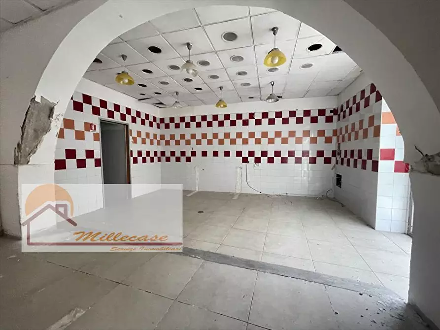 Immagine 20 di Locale commerciale in vendita  in via catania a Siracusa