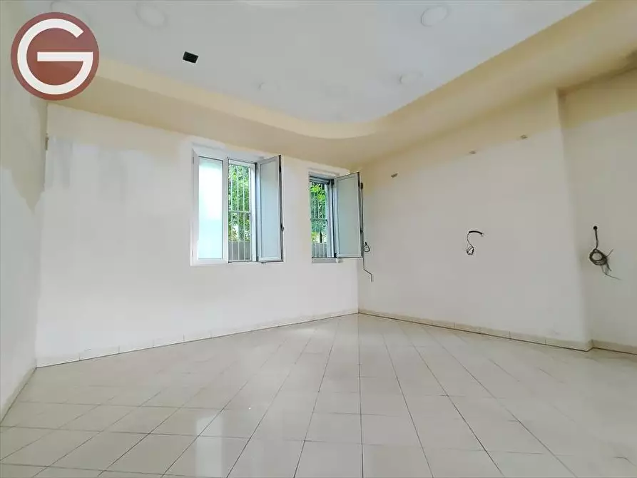 Immagine 4 di Locale commerciale in affitto  a Taurianova