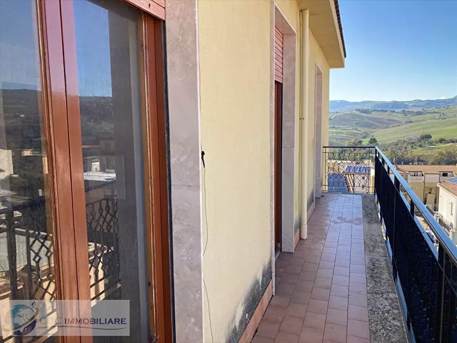 Immagine 10 di Appartamento in vendita  in Via Salvo D'Acquisto  a Lercara Friddi