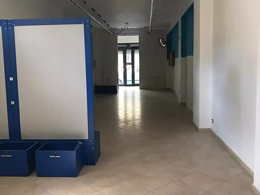 Immagine 4 di Locale commerciale in affitto  in via cesaro a Trapani